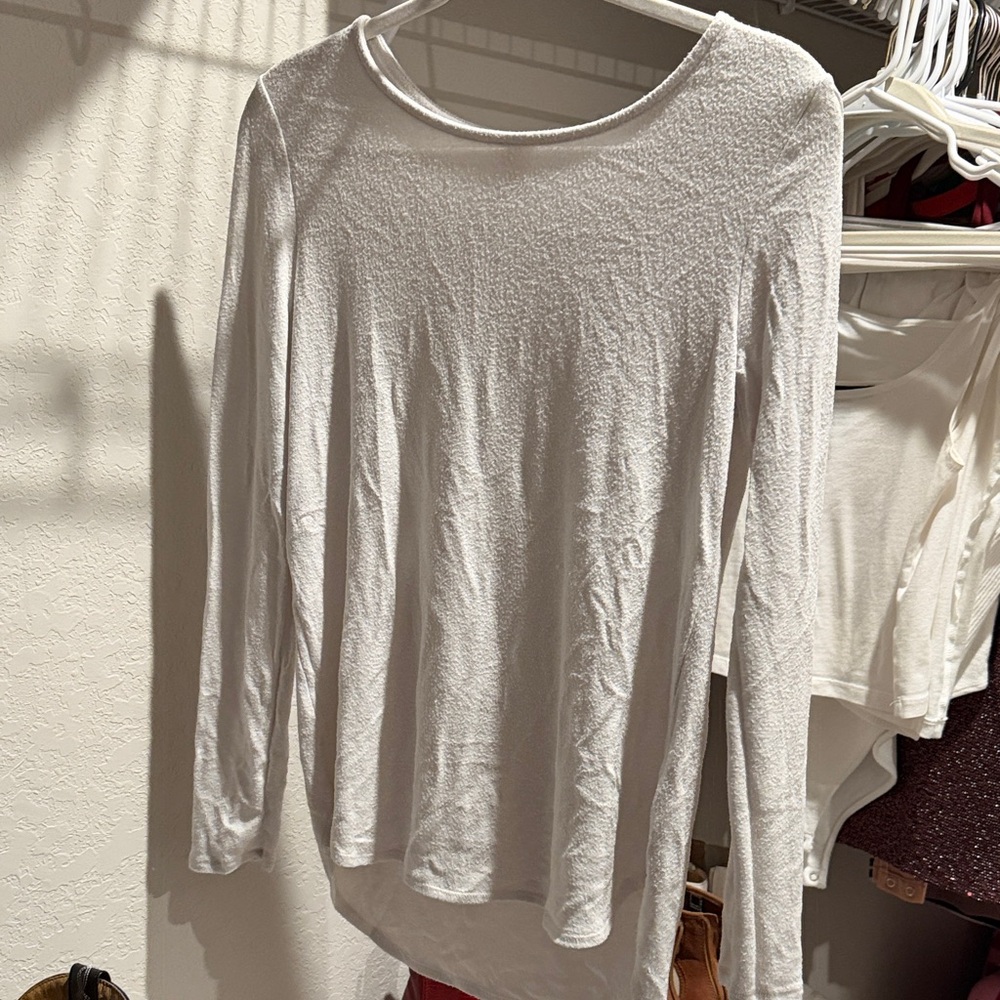 Old Navy Cream Long Sleeve Tee